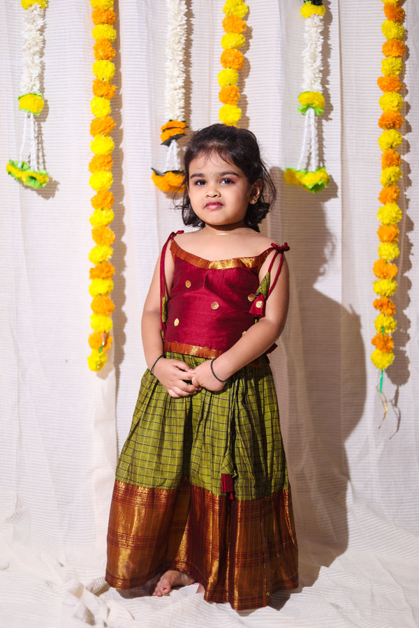 Inbha Green with Maroon Mini