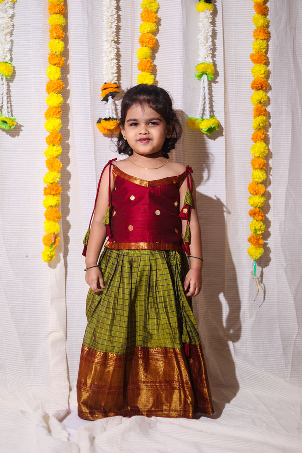 Inbha Green with Maroon Mini