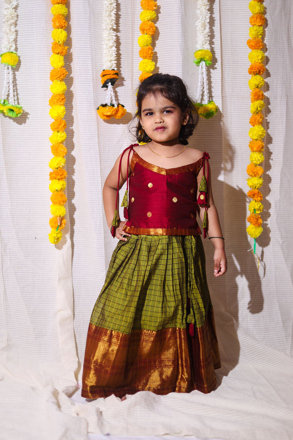 Inbha Green with Maroon Mini