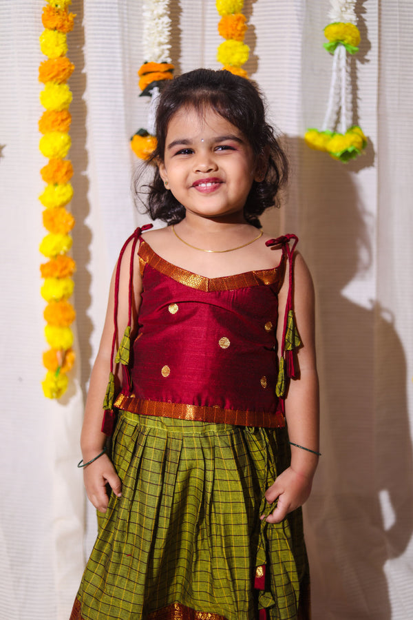 Inbha Green with Maroon Mini