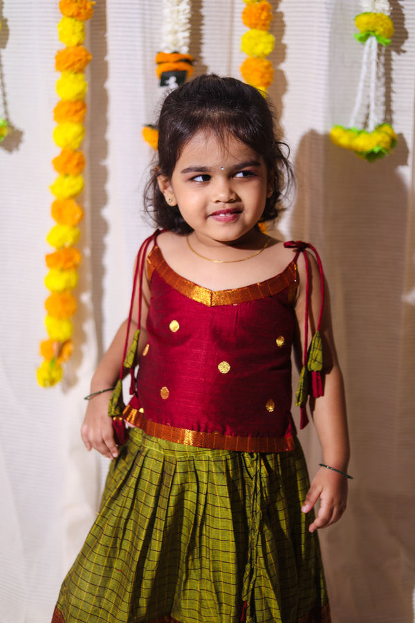 Inbha Green with Maroon Mini