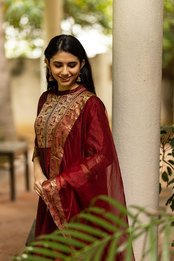 Sangamithrai Maroon