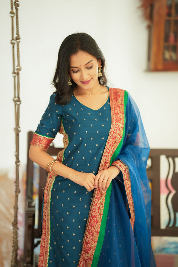 Svarna Teal Blue Kurti Set