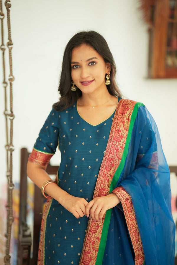 Svarna Teal Blue Kurti Set