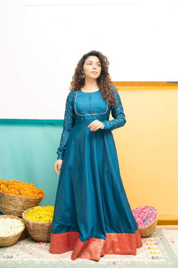 Nirainila Teal Blue