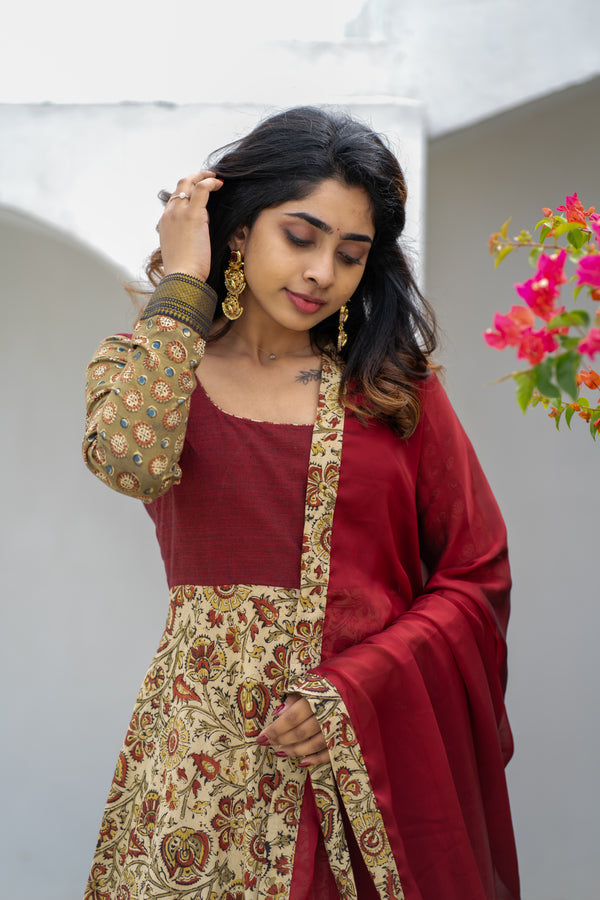 Arthi Maroon