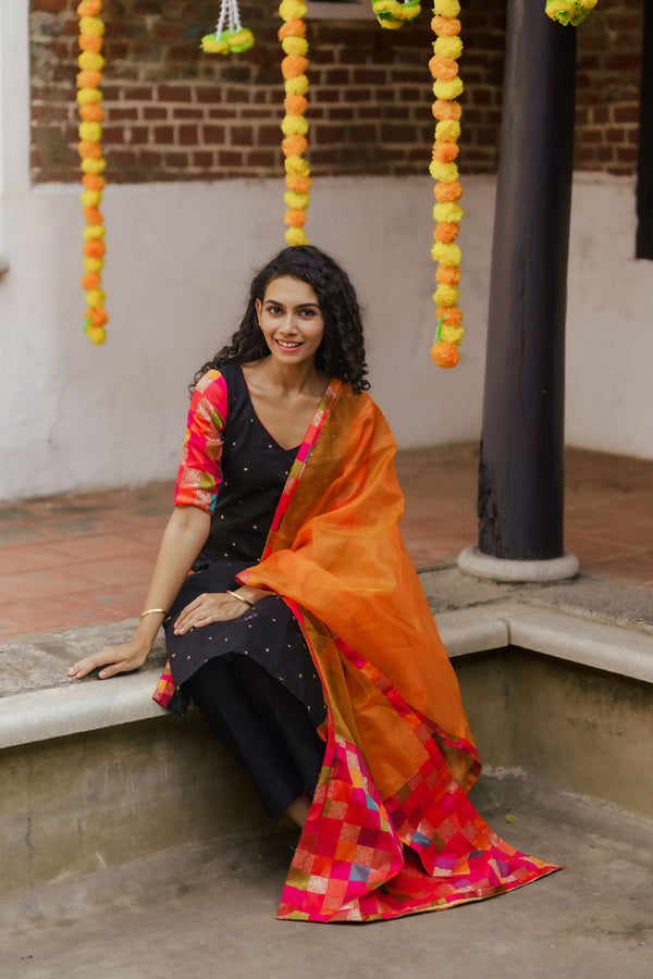 Poonam Black Kurti & Multicolor dupatta (Set of 2)