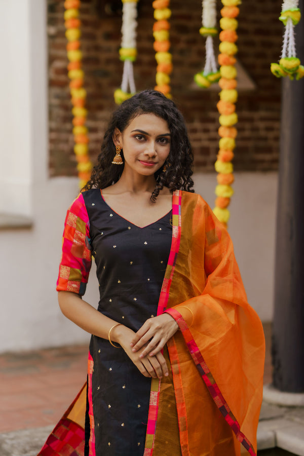 Poonam Black Kurti & Multicolor dupatta (Set of 2)