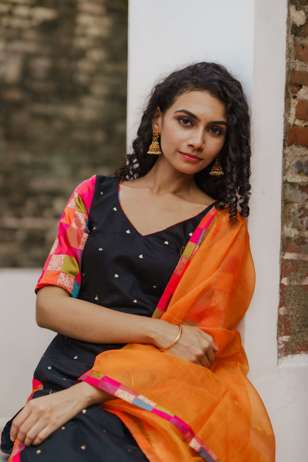 Poonam Black Kurti & Multicolor dupatta (Set of 2)