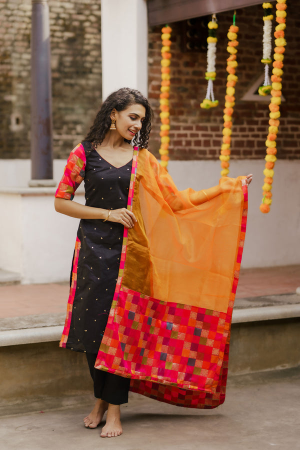 Poonam Black Kurti & Multicolor dupatta (Set of 2)