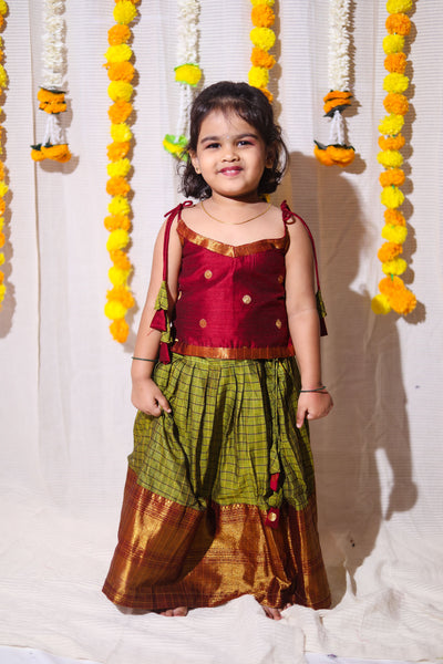 Inbha Green with Maroon Mini