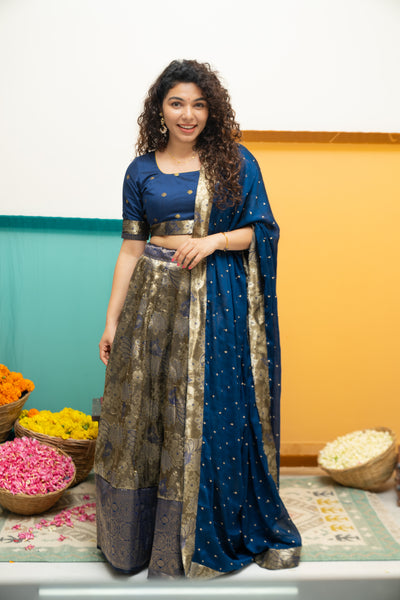 Ishwarya Navy Crop top & Skirt