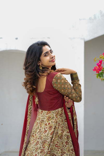 Arthi Maroon
