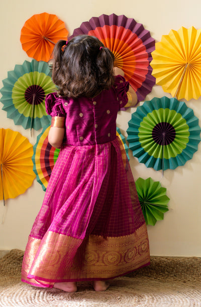 Saatvika Magenta Mini